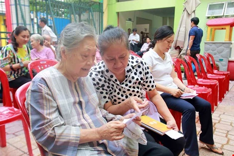 Chùm ảnh: 'Còn sống để đi bầu cử thì cứ đi đã...' ảnh 4