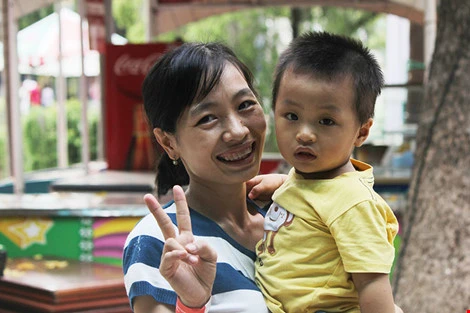 Ngày hội công nhân: Trao 10 sổ tiết kiệm cho công nhân tiêu biểu ảnh 3 Ngày hội công nhân: Trao 10 sổ tiết kiệm cho công nhân tiêu biểu ảnh 3