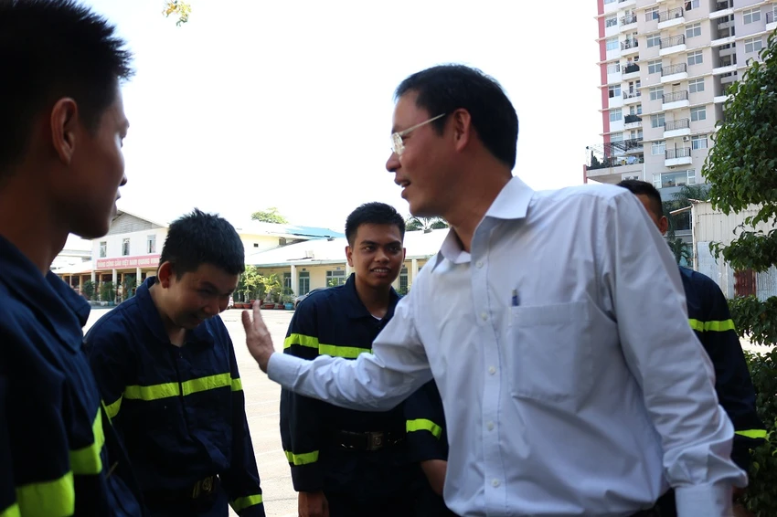 Đoàn đại biểu TP.HCM thăm hỏi, động viên các tân binh ảnh 3