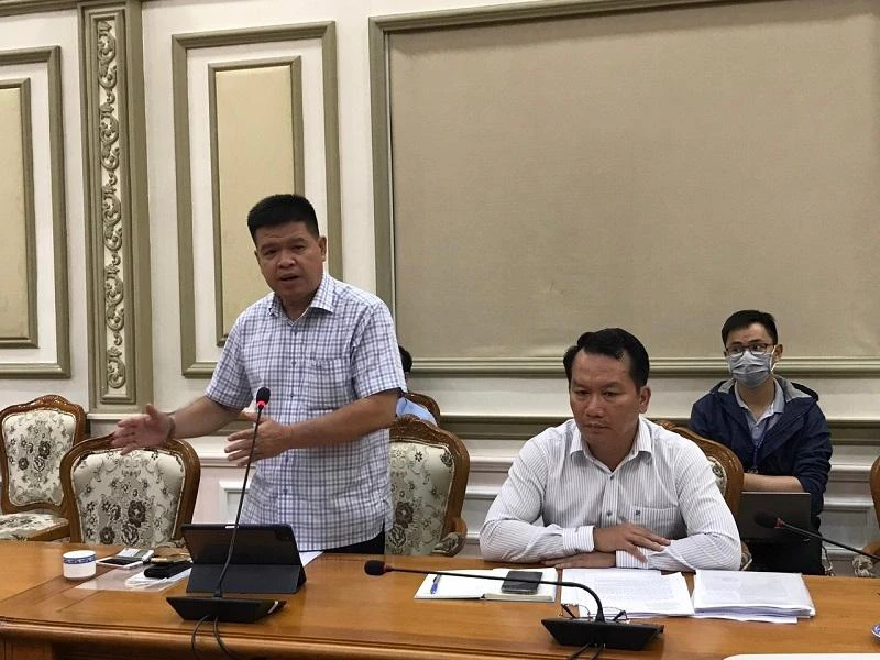 Ông Bùi Hoà An, Phó giám đốc Sở GTVT TP góp ý kiến về công tác giải phóng mặt bằng. Ảnh: THANH TUYỀN Ông Bùi Hoà An, Phó giám đốc Sở GTVT TP góp ý kiến về công tác giải phóng mặt bằng. Ảnh: THANH TUYỀN