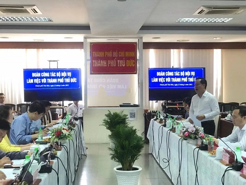Chủ tịch UBND TP Thủ Đức Hoàng Tùng nêu khó khăn gặp phải tại TP này. Ảnh: THANH TUYỀN Chủ tịch UBND TP Thủ Đức Hoàng Tùng nêu khó khăn gặp phải tại TP này. Ảnh: THANH TUYỀN