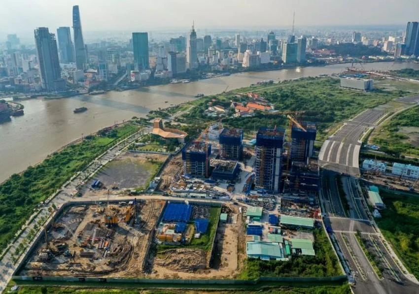 TP.HCM sẽ tập trung xử lý các điểm nóng về đất đai đồng thời có hình thức xử lý cán bộ vi phạm tùy vào mức độ, tình hình. Ảnh: Plo.vn TP.HCM sẽ tập trung xử lý các điểm nóng về đất đai đồng thời có hình thức xử lý cán bộ vi phạm tùy vào mức độ, tình hình. Ảnh: Plo.vn
