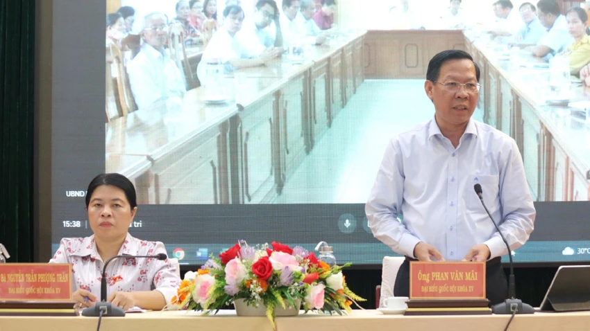 Cử tri Nhà Bè mong dự án chống ngập 10.000 tỉ sớm hoàn thành ảnh 2 tiep-xuc-cu-tri-nha-be