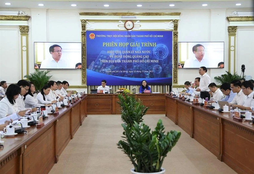 TP.HCM: Kẻ dán rao vặt, tờ rơi ngoài trời kèm dao lam, móc câu ảnh 1 TP.HCM: Kẻ dán rao vặt, tờ rơi ngoài trời kèm dao lam, móc câu ảnh 1