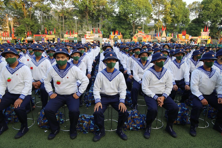 Các tân binh trong buổi lễ giao, nhận quân sáng nay tại TP Thủ Đức. Ảnh: HOÀNG GIANG Các tân binh trong buổi lễ giao, nhận quân sáng nay tại TP Thủ Đức. Ảnh: HOÀNG GIANG