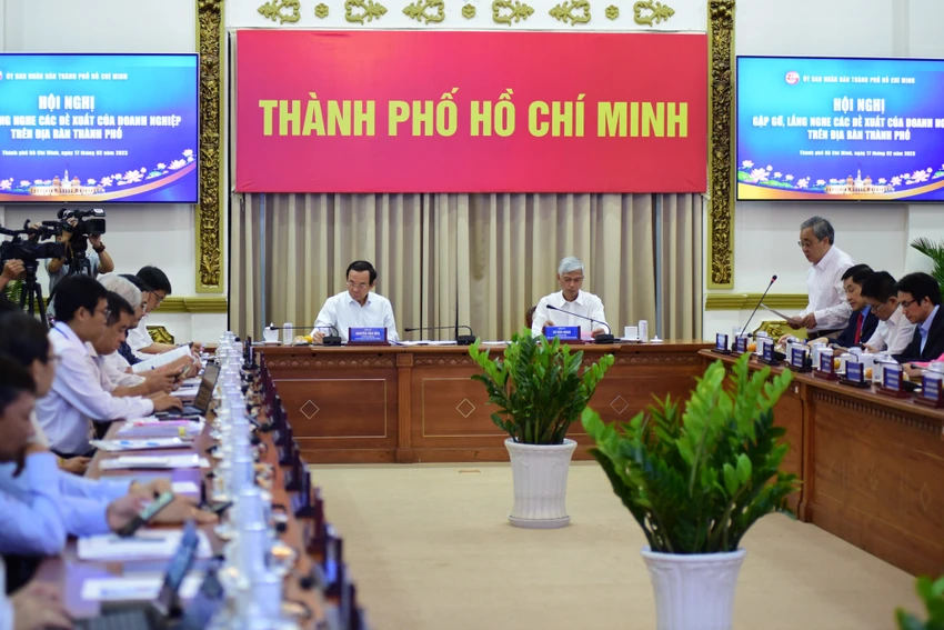 Khó vay vốn, nhiều doanh nghiệp TP.HCM đứng trước nguy cơ 'bán mình' ảnh 1