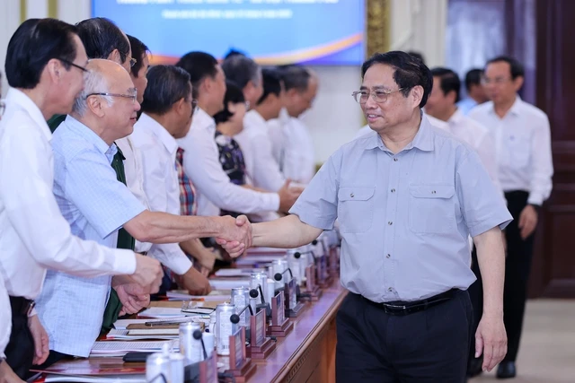 Bộ trưởng Đào Ngọc Dung: TP.HCM phải khắc phục tư tưởng sợ, không dám làm ảnh 1 Bộ trưởng Đào Ngọc Dung: TP.HCM phải khắc phục tư tưởng sợ, không dám làm ảnh 1