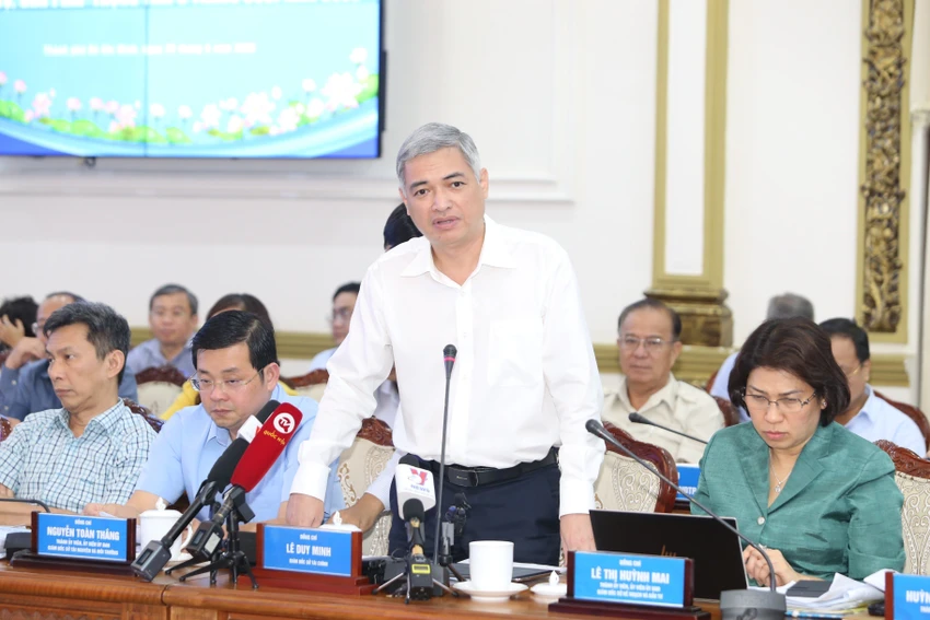 Giám đốc Sở Tài chính Lê Duy Minh thông tin về tình hình thu- chi ngân sách. Ảnh: HÀ THƯ Giám đốc Sở Tài chính Lê Duy Minh thông tin về tình hình thu- chi ngân sách. Ảnh: HÀ THƯ