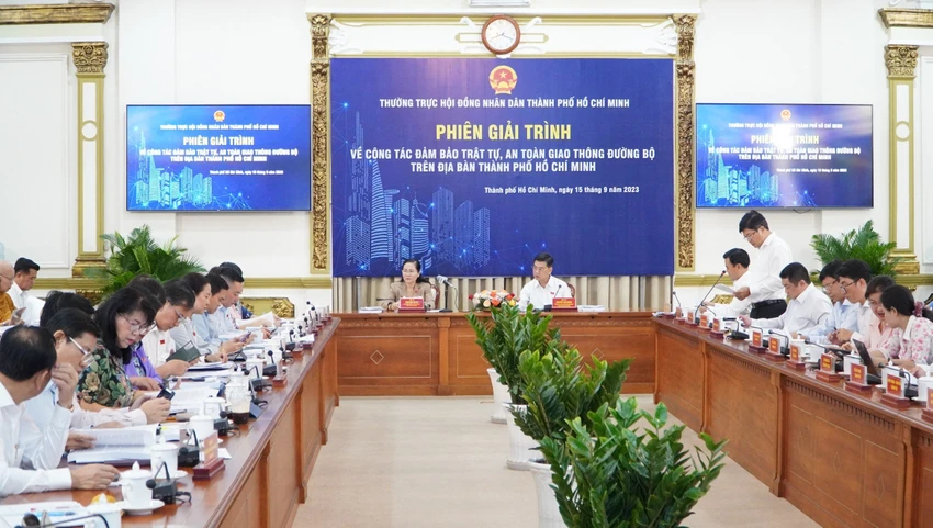 Phiên-giai-trinh-HDND-ve-kiem-dinh-xe-co-gioi.jpg