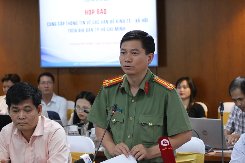 Công an TP.HCM đang chuẩn bị cấp thẻ căn cước mới-Thượng tá Lê Mạnh Hà, Phó Trưởng Phòng Tham mưu, Công an TPCHM noi ve viec cap can cuoc.JPG