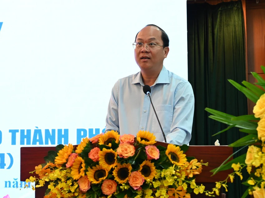 Trang tin điện tử Đảng bộ TP.HCM tròn 20 năm thành lập-ki-niem-20-nam-trang-tin-dien-tu-dang-bo-tphcmki-niem-20-nam-trang-tin-dien-tu-dang-bo-tphcm (2).jpg
