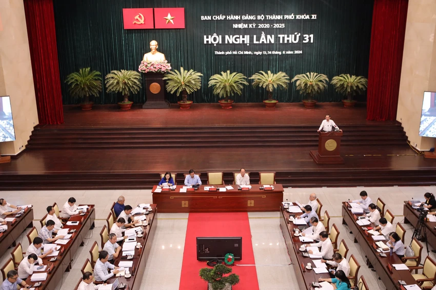 Bí thư Thành ủy TP.HCM: TP.HCM mà không có hệ thống đường sắt đô thị hoàn chỉnh là bất ổn-bi-thu-tphcm-noi-ve-metro-so-1 (4).jpg