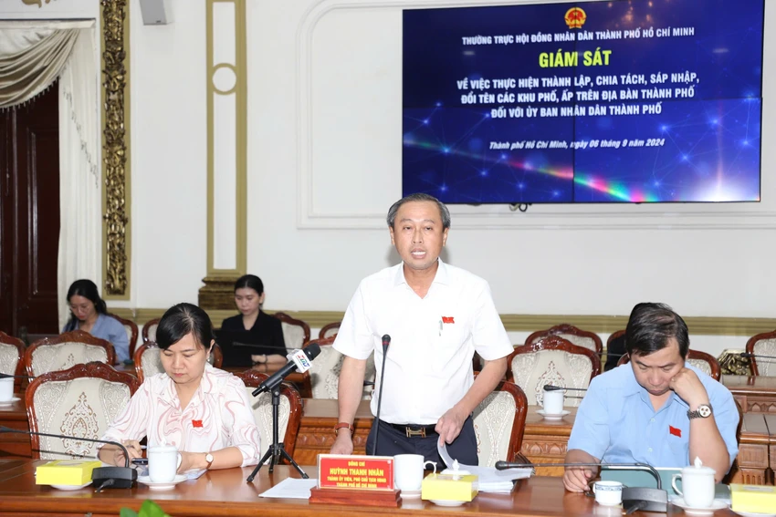 Ông Võ Văn Hoan: 'Làm vì lợi ích của người dân, không bán đất, không bán nhà, không giao tài sản cho ai... thì mạnh dạn làm'-HĐND-TPHCM-giam-sat-khu-pho-ap (2).jpg