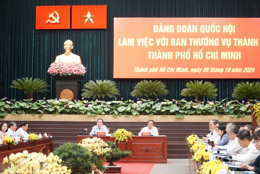 Đảng đoàn Quốc hội: Bộ, ngành phải chủ động cùng TP.HCM thực hiện cơ chế đặc thù-chu-tich-quoc-hoi-lam-viec-voi-thanh-uy-tphcm (5).JPG