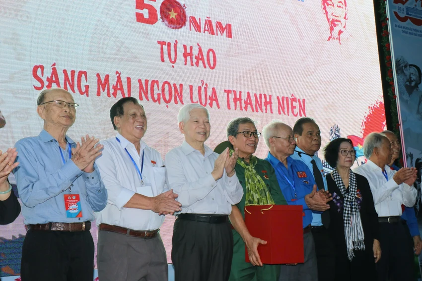 CLB truyền thống kháng chiến Đoàn thanh niên các Cơ quan Trung ương Cục miền Nam kỷ niệm 50 năm thống nhất đất nước-50-nam-thong-nhat-dat-nuoc-CLB-truyen-thong-khang-chien.jpg