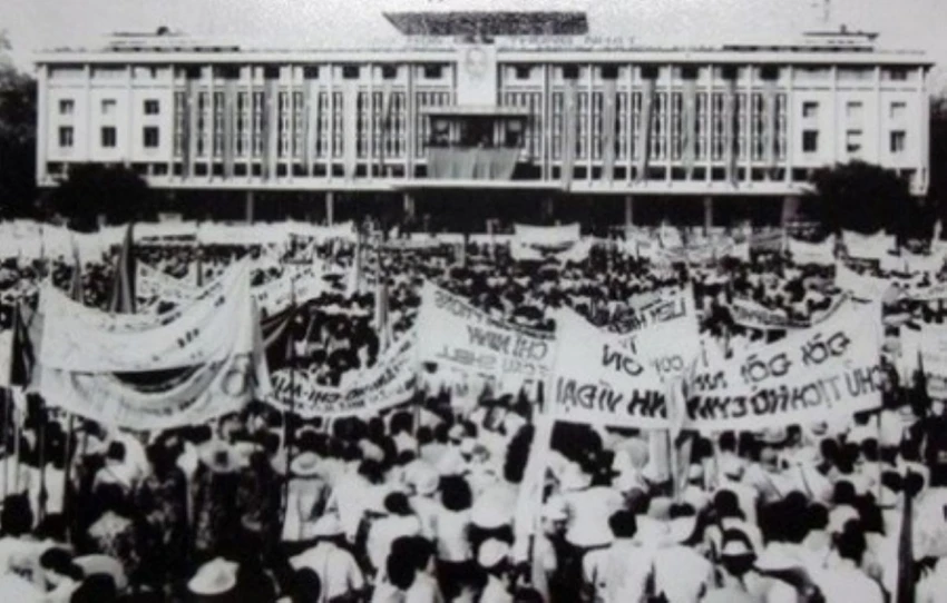 cong-an-nhan-dan-dai-thang-mua-xuan-1975111.jpg