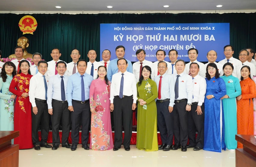 bi-thu-nguyen-van-nen-hop-hdnd-tphcm (2).jpg