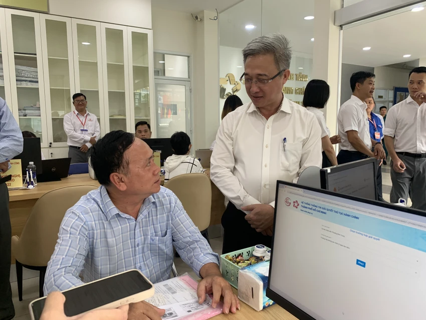 pho-bi-thu-thanh-uy-ttphcm-dang-minh-thong-chinh-quyen-hai-cap39.JPG