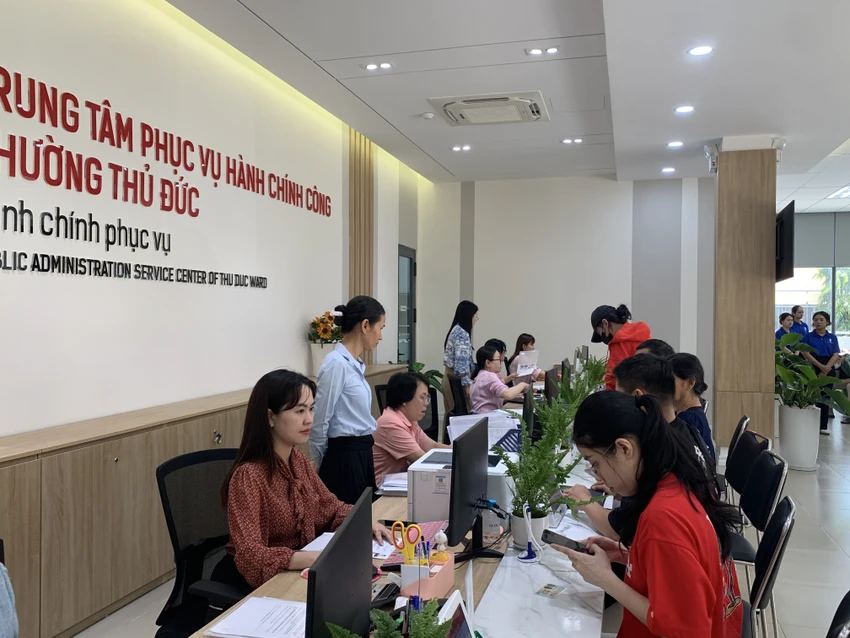 thu-tuc-hanh-chinh-Pho-bi-thu-thanh-uy-tp30.JPG