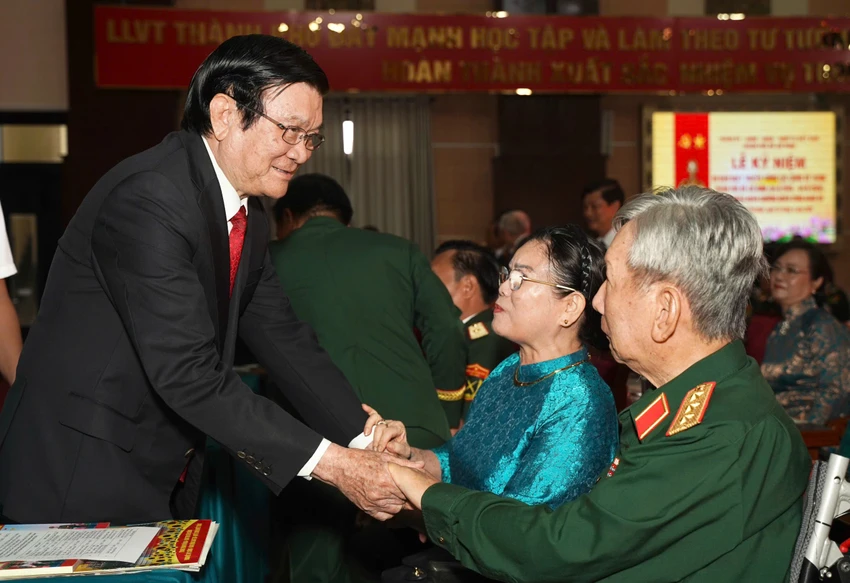 Lực lượng vũ trang TP.HCM vinh dự đón nhận Huân chương Quân công Hạng Ba-80-năm-luc-luong-vu-trang-tp.hcm (2).jpg