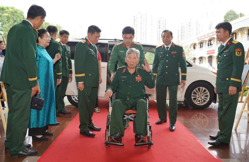 80-năm-luc-luong-vu-trang-tp.hcm (9).jpg