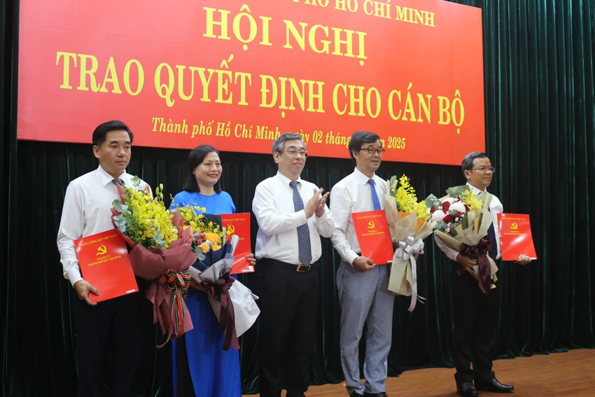 Thành-ủy-TPHCM12.JPG