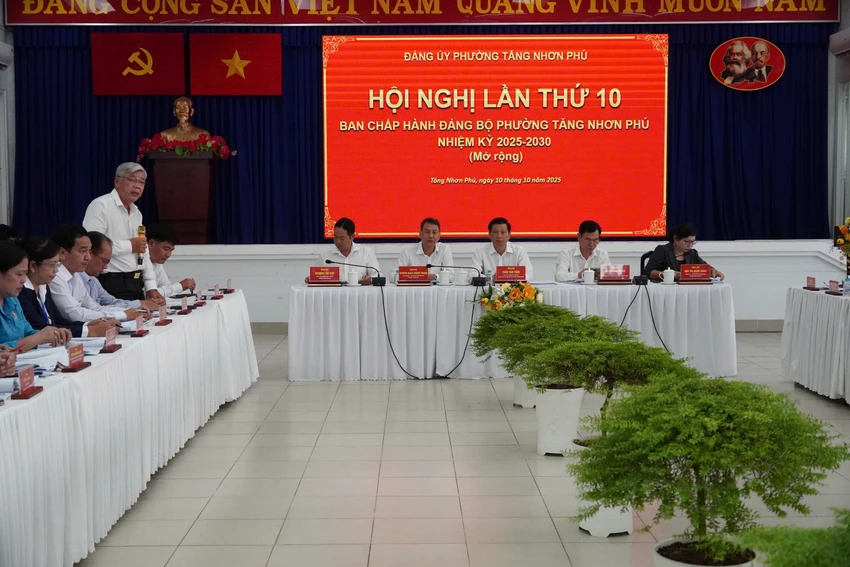 Phường đông dân ở TP.HCM nhận 10.000 hồ sơ trong ba tháng vận hành chính quyền hai cấp-phuongg-dong-dan-tang-nhon-phu.jpg