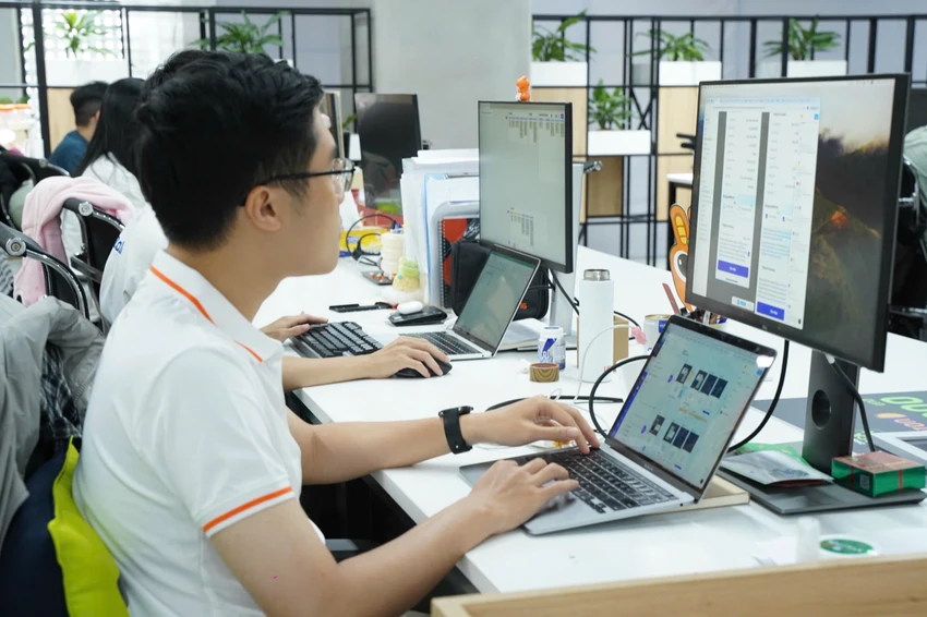 Đoàn đại biểu dự Đại hội Đảng bộ TP.HCM tham quan công ty 'kỳ lân công nghệ' hàng đầu Việt Nam-dai-hoi-dang-bo-tphcm-20.jpg