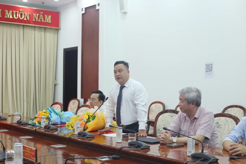 nhan sư-thu-ky-bi-thu-thanh-uy-tphcm (3#).JPG
