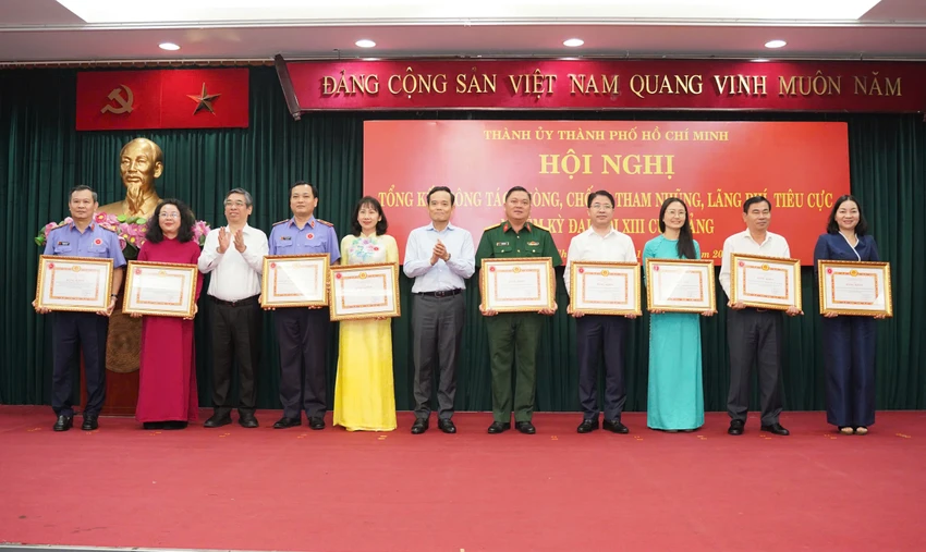 tphcm-chongg-tham-nhung.jpg