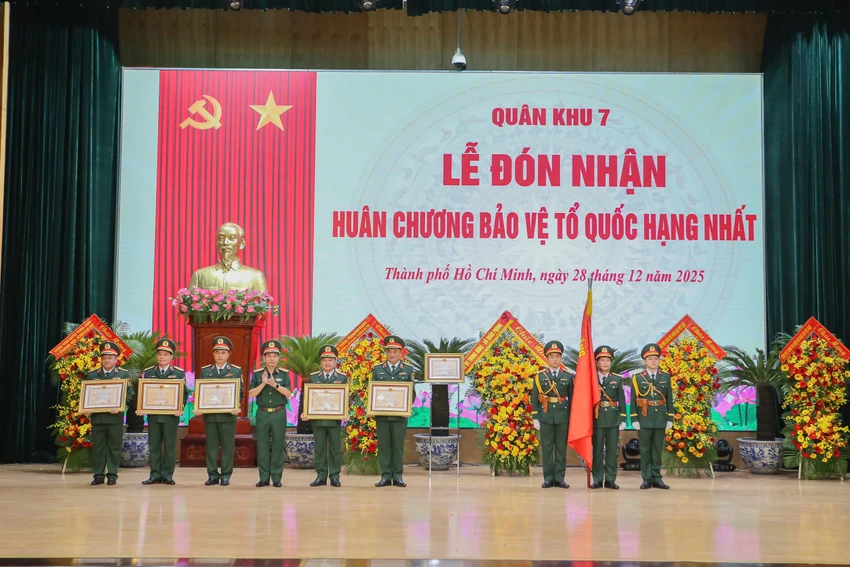 quan-khu-7 10.jpg