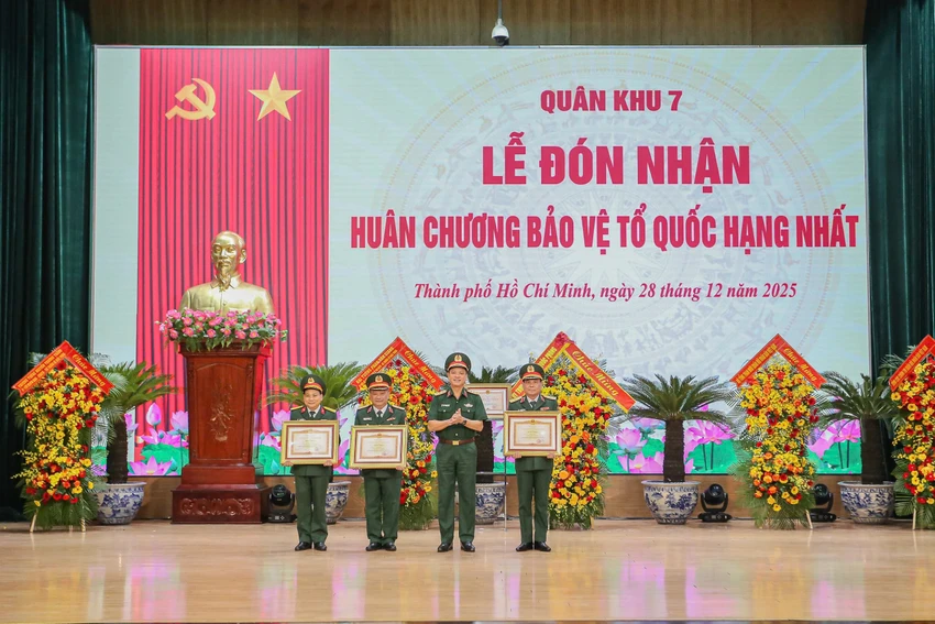 quan-khu-7.jpg