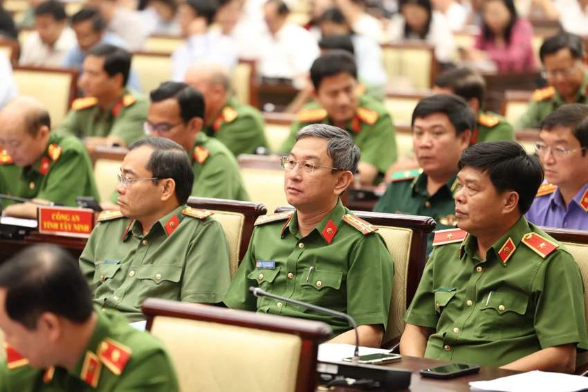 cong-an-tphcm.jpg