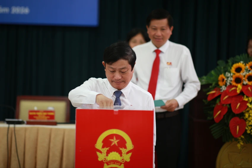nhan-su-pho-chu-tich-hdnd-tphm.JPG