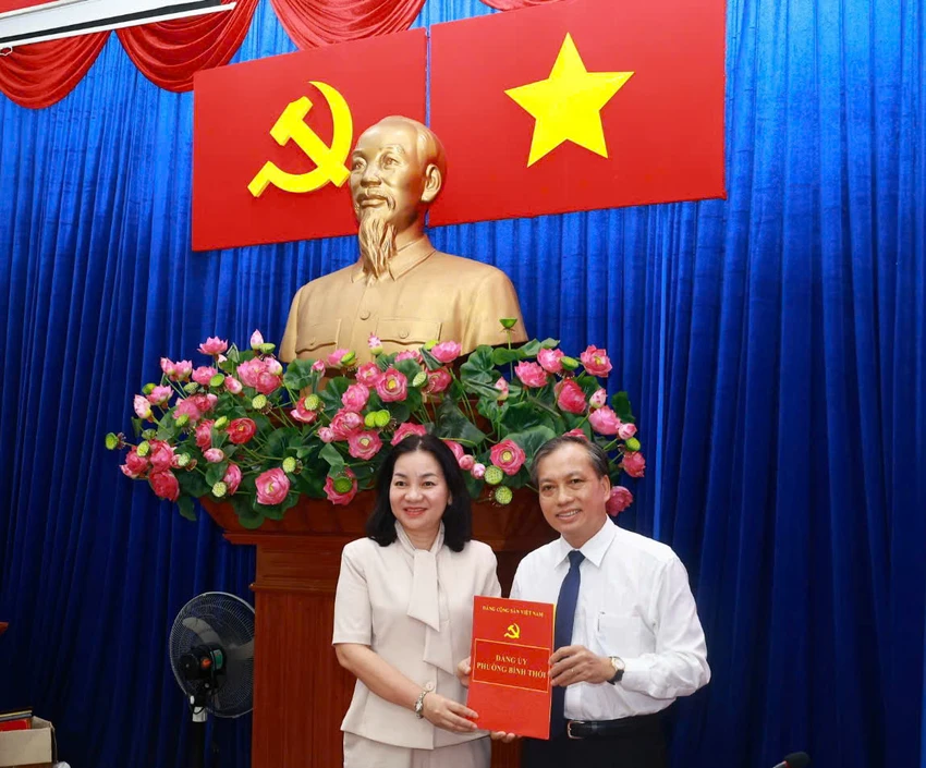 Ban Thường vụ Thành ủy TP.HCM chỉ định nhân sự Phó Bí thư Đảng ủy phường Bình Thới-quyet-dinh-can-bo-tphcm.jpg