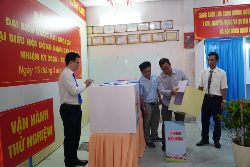 thu-nghiem-bau-cuu-tphcm2.jpg
