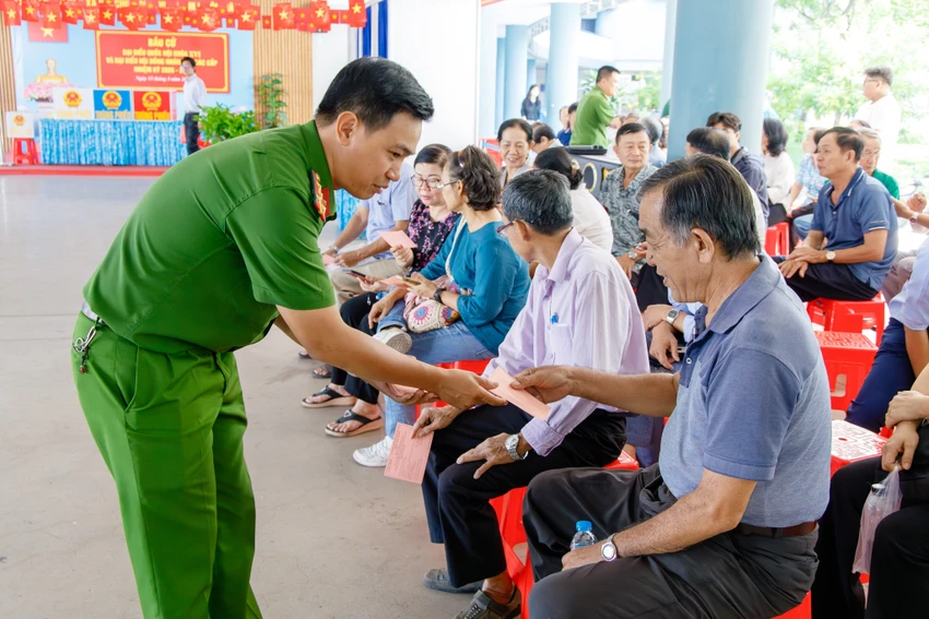 bau-cu-cong-an-phuong.jpg