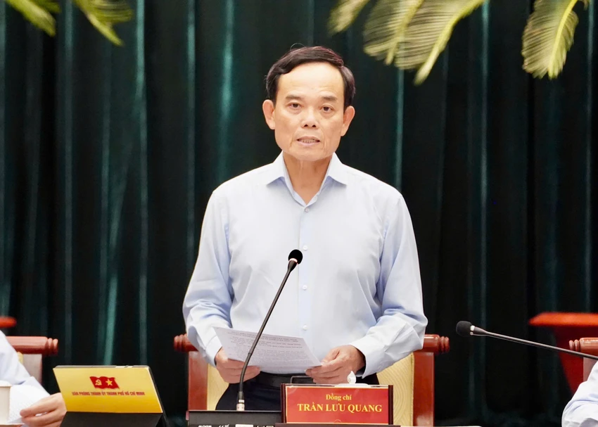 bi-thu-tran-luu-quang-hop-kinh-te.jpg