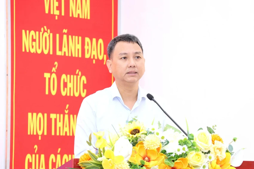 so-tay-dang-vien-chi-bo-mau-tphcm 3.jpg