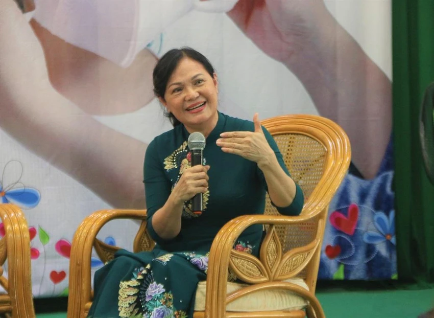 Bác sĩ Nguyễn Lan Hải nhắc đến hai nguyên tắc vàng để trẻ bảo vệ chính mình, phòng tránh xâm hại tình dục. Ảnh: THẢO PHƯƠNG