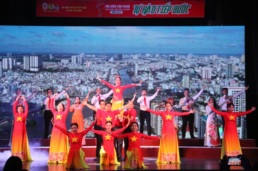Hội diễn Văn nghệ năm 2022 diễn ra trong ba ngày 30-6, 1-7 và 2-7-2022. Ảnh: THẢO PHƯƠNG Hội diễn Văn nghệ năm 2022 diễn ra trong ba ngày 30-6, 1-7 và 2-7-2022. Ảnh: THẢO PHƯƠNG