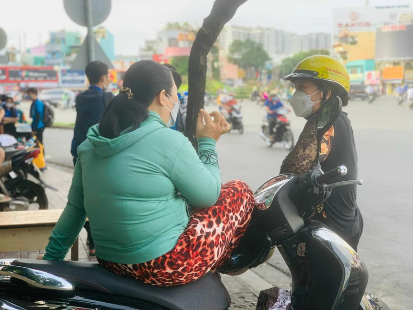 "Con có khả năng gì thì vô học cái đó, tôi không áp lực để con dễ học". Ảnh: THẢO PHƯƠNG "Con có khả năng gì thì vô học cái đó, tôi không áp lực để con dễ học". Ảnh: THẢO PHƯƠNG