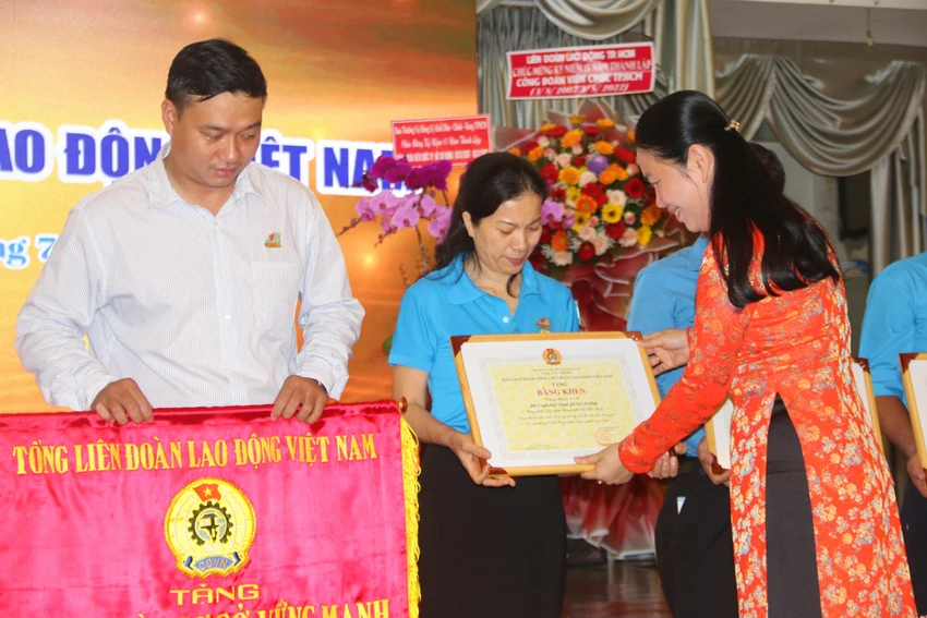 15 năm chăm lo đoàn viên công đoàn, người lao động ảnh 4 15 năm chăm lo đoàn viên công đoàn, người lao động ảnh 4