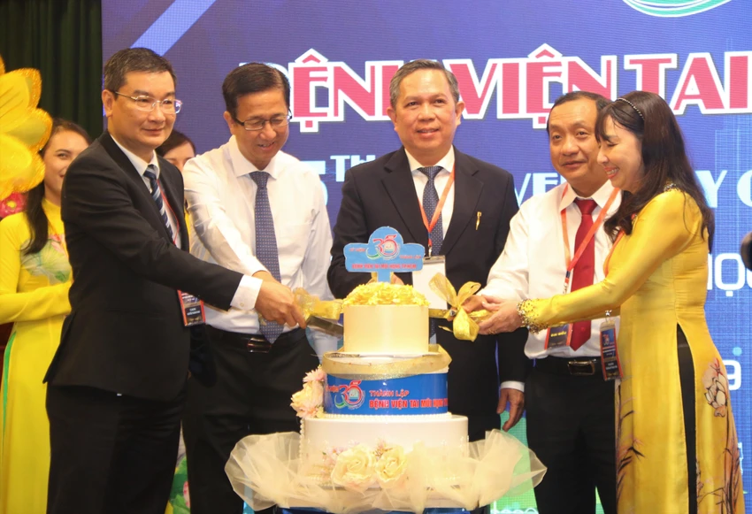 35 năm hình thành và phát triển, BV Tai Mũi Họng TP.HCM đạt được nhiều thành tựu đáng tự hào. Ảnh: THẢO PHƯƠNG 35 năm hình thành và phát triển, BV Tai Mũi Họng TP.HCM đạt được nhiều thành tựu đáng tự hào. Ảnh: THẢO PHƯƠNG