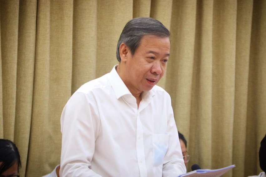 Ông Nguyễn Văn Vĩnh Châu, Phó giám đốc Sở Y tế TP.HCM nêu khó khăn của ngành Y tế. Ảnh: TÚ NGÂN Ông Nguyễn Văn Vĩnh Châu, Phó giám đốc Sở Y tế TP.HCM nêu khó khăn của ngành Y tế. Ảnh: TÚ NGÂN