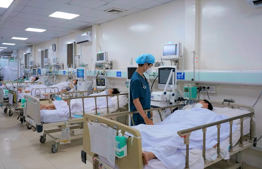 Bệnh nhân điều trị tại khoa Hồi sức tích cực chống độc Bệnh viện Nhân dân Gia Định. Ảnh: BVCC Bệnh nhân điều trị tại khoa Hồi sức tích cực chống độc Bệnh viện Nhân dân Gia Định. Ảnh: BVCC
