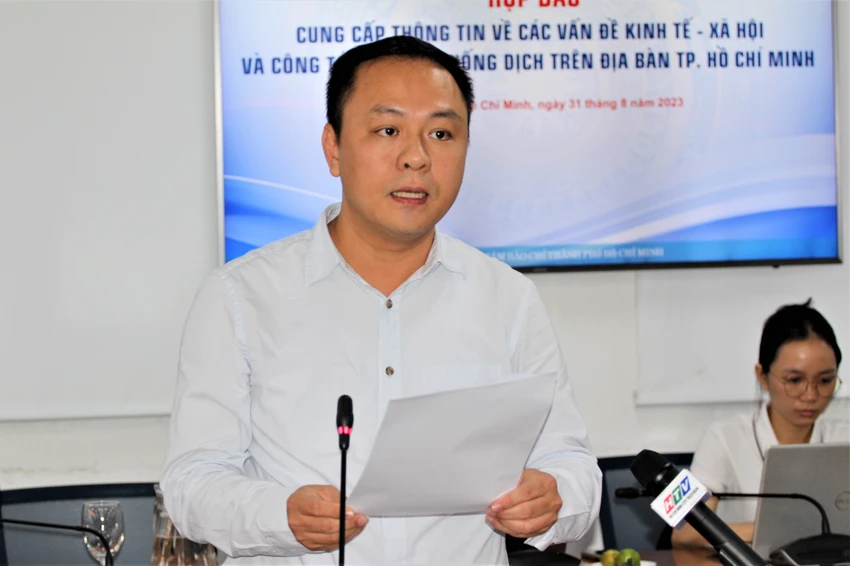 Ông Nguyễn Hải Nam, Phó Chánh văn phòng Sở Y tế TP.HCM, phát biểu tại họp báo. Ảnh: THÀNH NHÂN Ông Nguyễn Hải Nam, Phó Chánh văn phòng Sở Y tế TP.HCM, phát biểu tại họp báo. Ảnh: THÀNH NHÂN