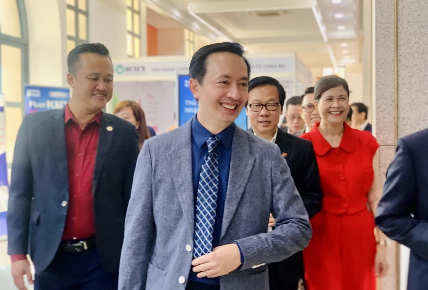 bac-si-nha-khoa3.jpg
