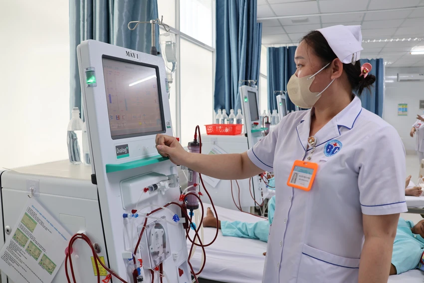 Phó bí thư thành ủy TP.HCM cho rằng y tế TP cần ưu tiên phát triển cơ Sở vật chất