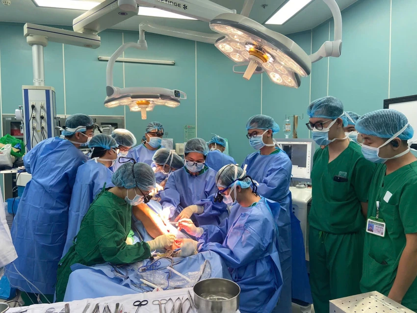 bệnh nhân bị khối u lành tính - 1